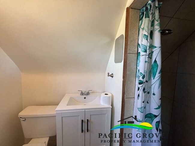 Building Photo - Delightful 3-Bedroom, 2 bath home in Pacific Grove