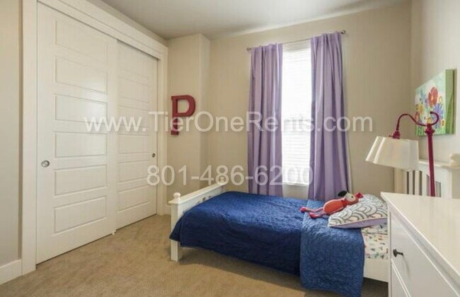 Building Photo - NO DEPOSIT option available for qualified ...