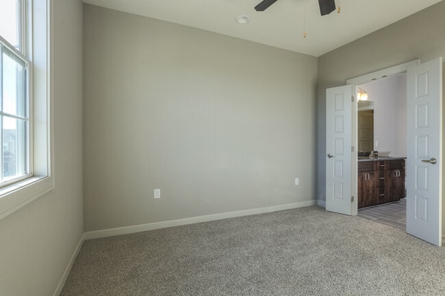Building Photo - 7872 W 158th Ct