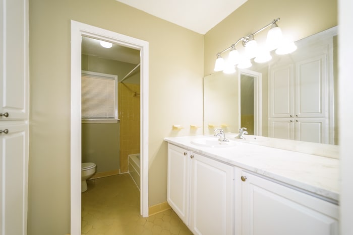 Building Photo - 1215 Rockingham Dr