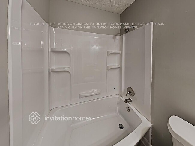 Building Photo - 844 Whitehaven Ln