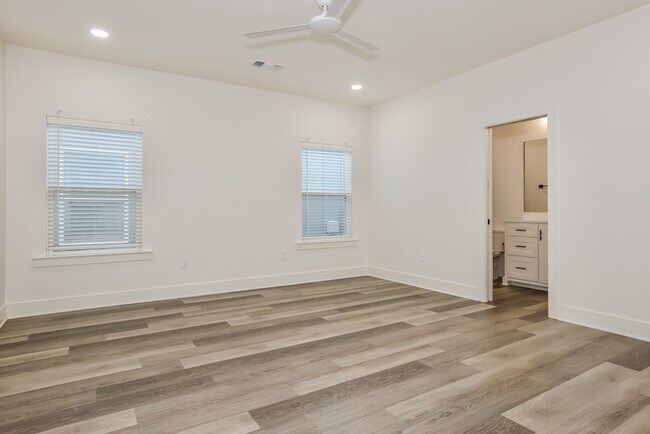 Building Photo - Inviting Lamarche Home with Contemporary Finishes