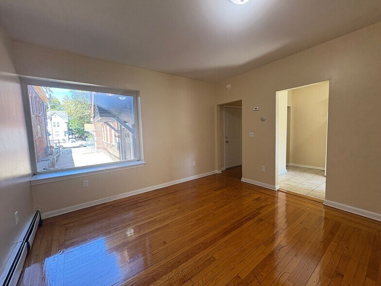 Building Photo - 310 Edgewood Ave