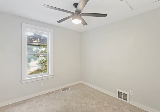 Building Photo - 608 Hill Ln