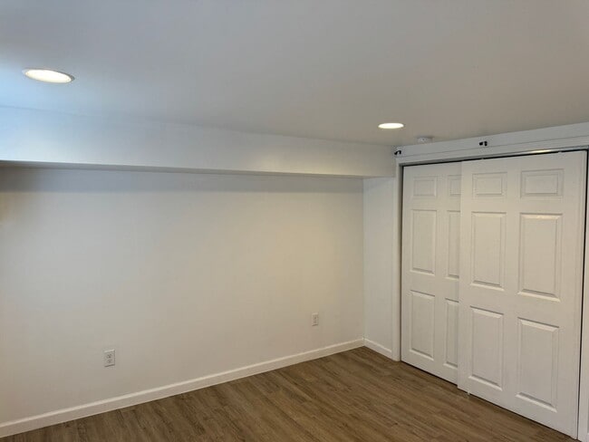 Building Photo - 4 BED, 3 BATH, Fully renovated Single Fami...