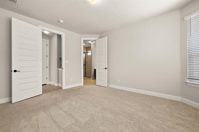 Building Photo - 232 Stone Cyn Dr