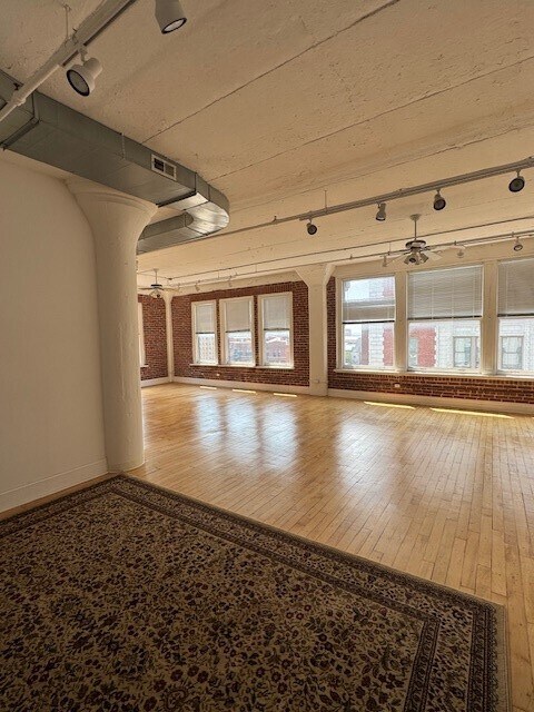 Building Photo - 1709 Washington Ave
