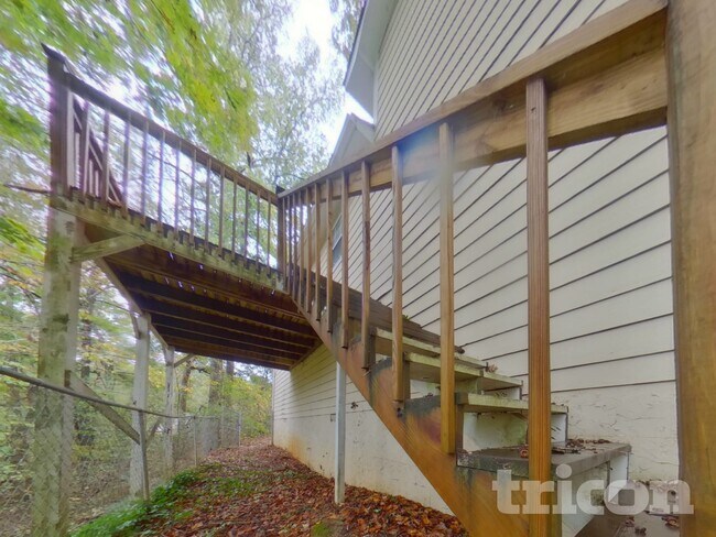 Building Photo - 238 Hampton Dr