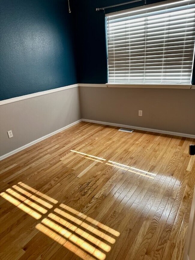 Building Photo - Beautifully Remodeled 3 Bed/3 Bath Home in Stetson Hills