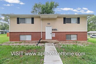 Building Photo - 15204 Bellaire Ave