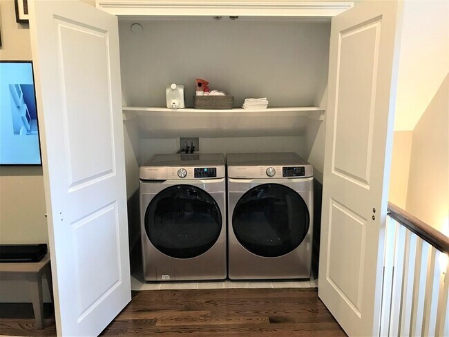 Building Photo - 27 Albion St