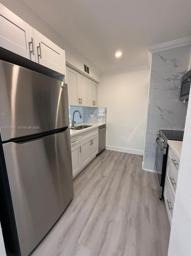 Building Photo - 365 SW 86th Ave