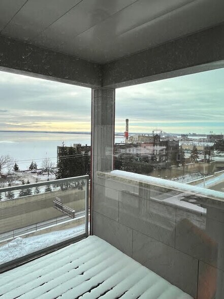 Building Photo - 624 E 1st St