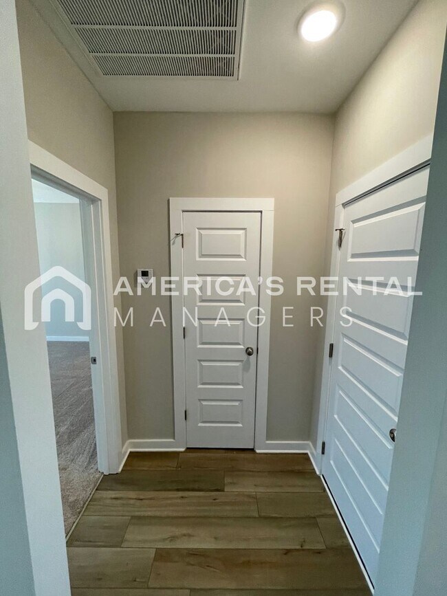 Building Photo - Home for Rent in Eastaboga, AL!! Available...