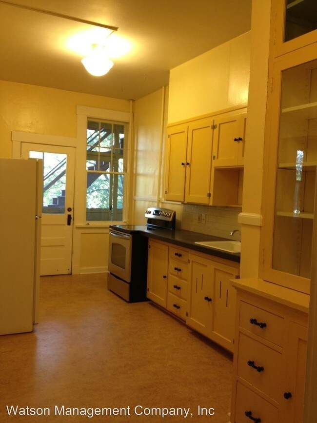 Building Photo - 1 br, 1 bath Apartment - 508 S Cedar St. #D