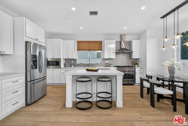 Building Photo - 9036 W 24th St