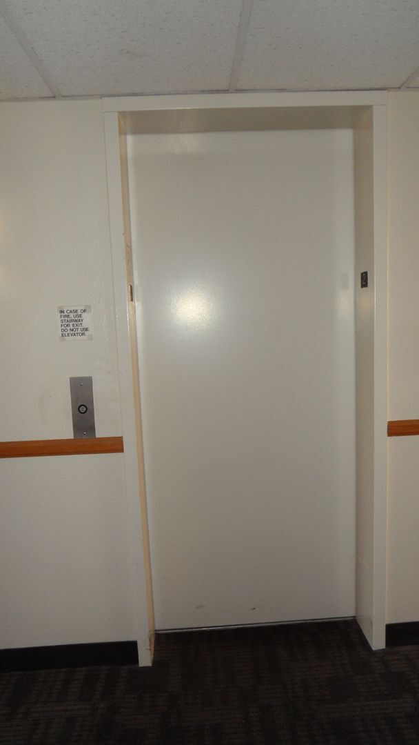 Building Photo - 55+ Senior Living Upgraded 1 BR 1 BA Gated...