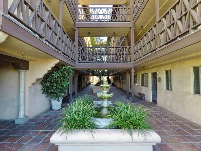 Building Photo - The Mansfield