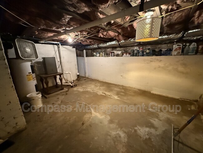 Building Photo - 3300 Miami St