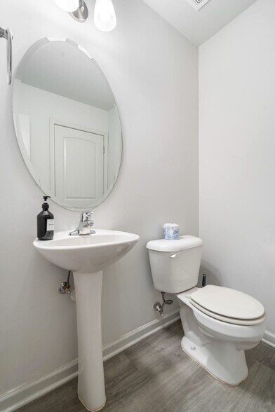 Building Photo - 219 Socket St