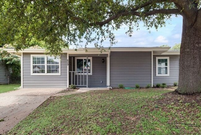 Building Photo - Recently Renovated Property in Hurst