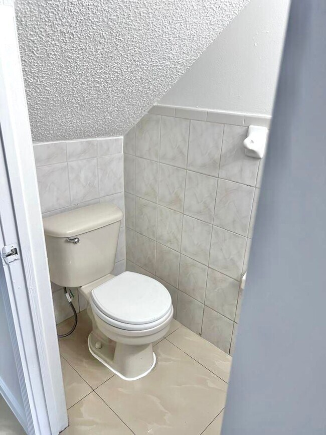 Building Photo - 1244 SW 5th St