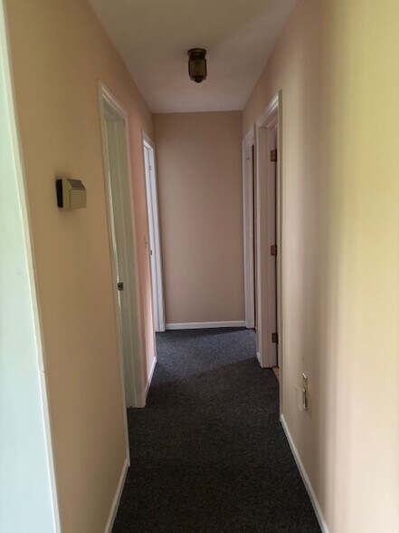 Building Photo - 239 Lynbrook Dr