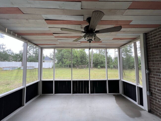 Building Photo - 407 Tradewind Trl