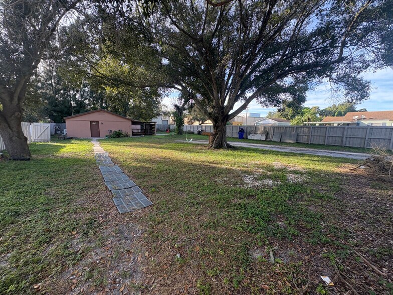 Building Photo - 2025 56th Ave