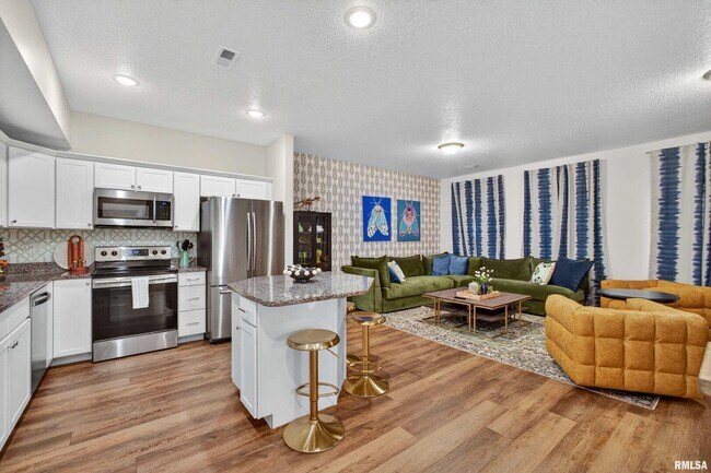 Building Photo - 4833 Lauren Ln