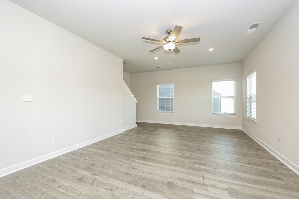 Building Photo - 3321 Quintana Dr