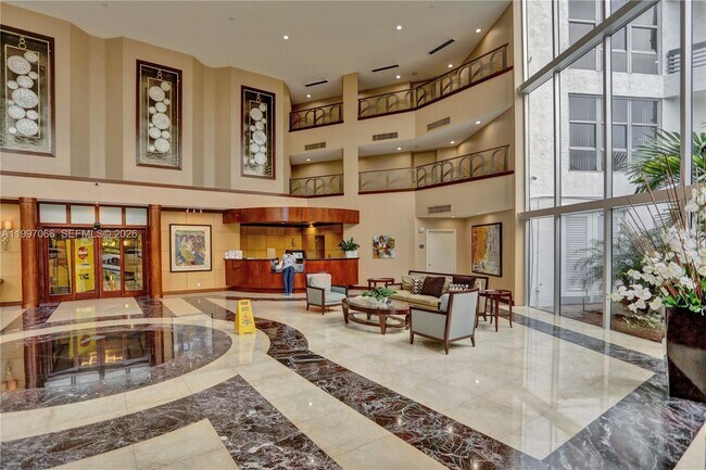 Building Photo - 19101 NE 36th Pl