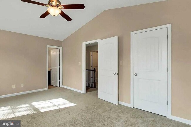 Building Photo - 180 Breezewood Dr