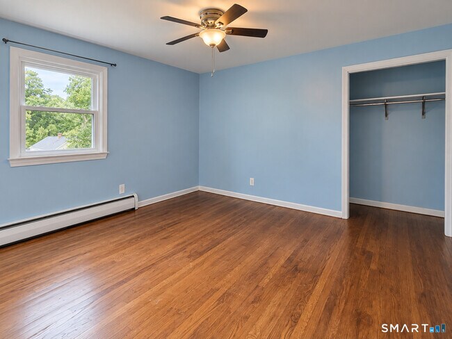 Building Photo - 54 Halsey Dr