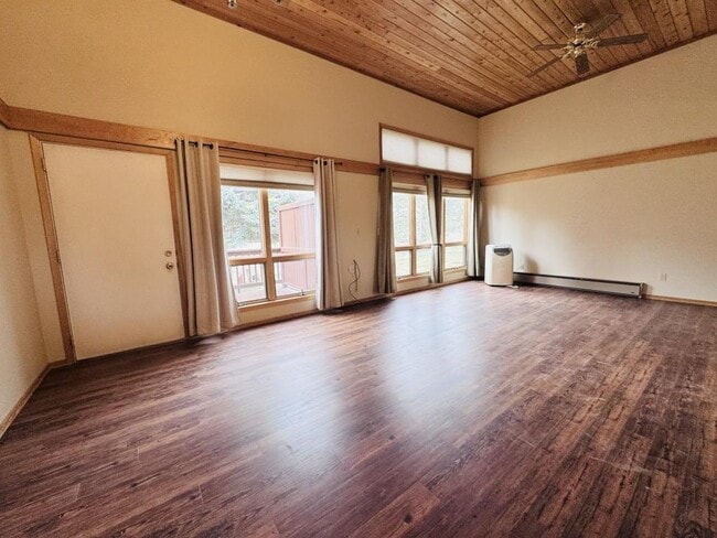 Building Photo - 2433 Sunlight Cir