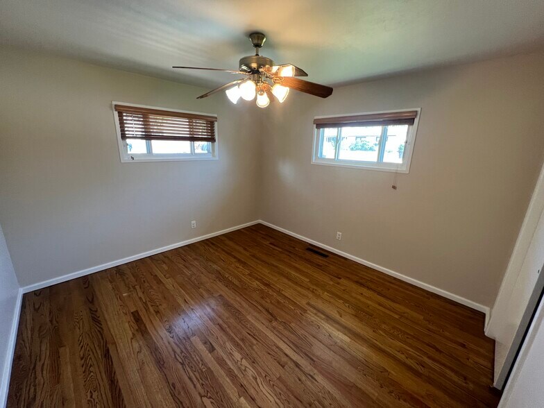 Building Photo - 430 Cypress Dr