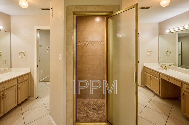 Building Photo - 1309 Summerfield Ln