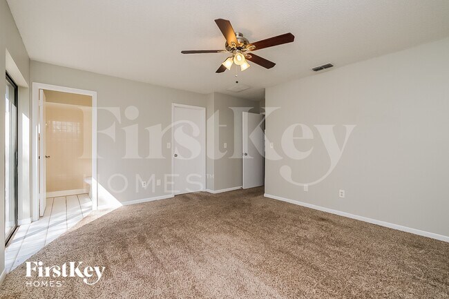 Building Photo - 2813 Eagle Run Cir S