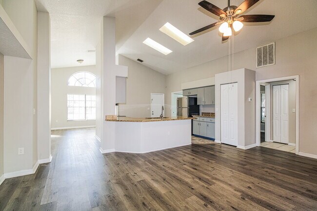 Building Photo - 10439 Norvell Rd