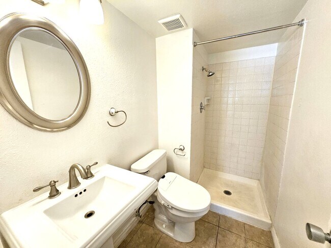 Building Photo - 3617 Tamal Ct