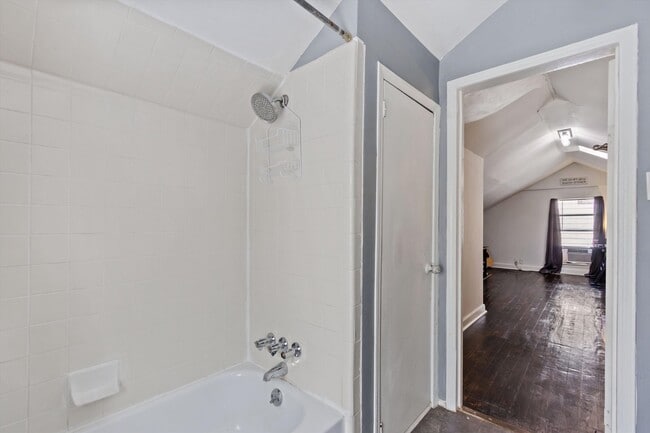 Building Photo - 3132 Carnes Ave