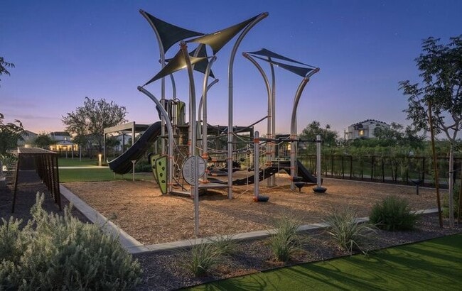 Building Photo - Move In Ready!stunning 3 bedroom, 2.5 bathroom home located in Phoenix!