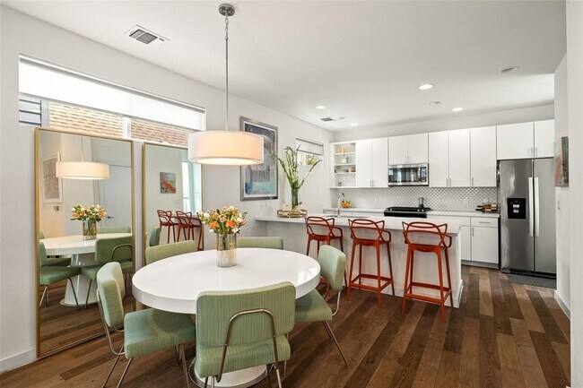 Building Photo - 3109 Aldwyche Dr