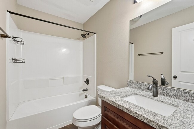 Building Photo - 112 Artesian Way