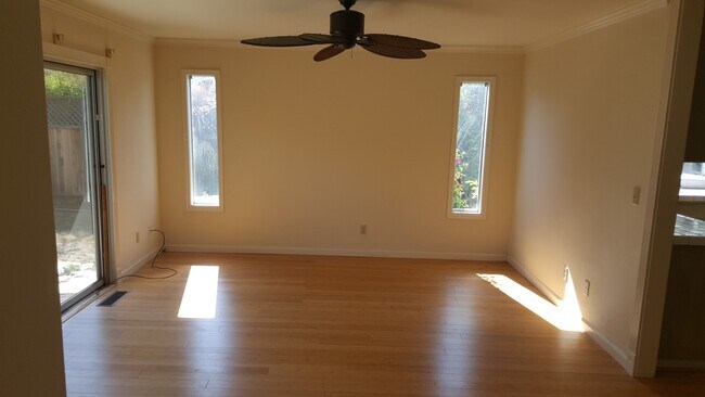 Building Photo - FARLEY