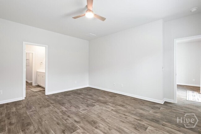 Building Photo - 142 Bottlebrush Dr