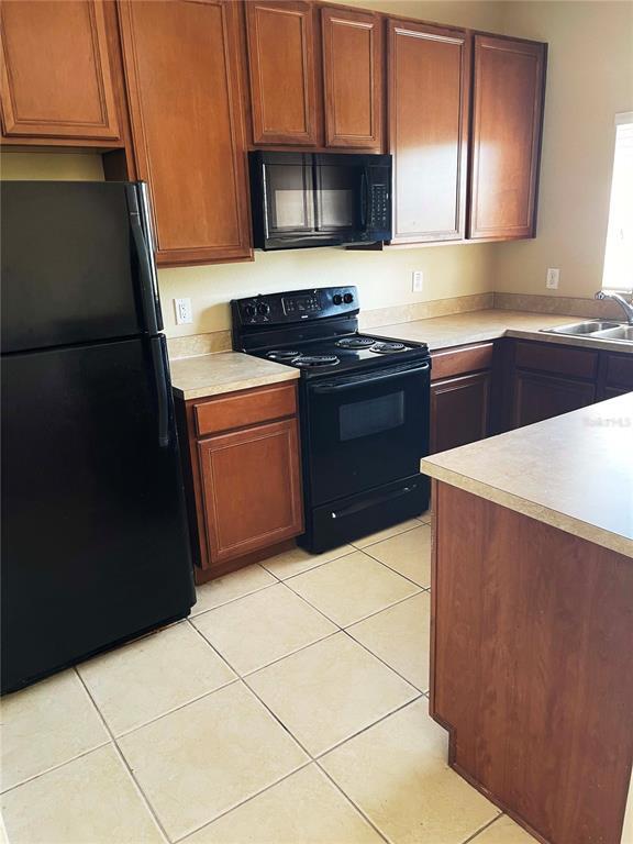 Building Photo - 2520 Retreat View Cir