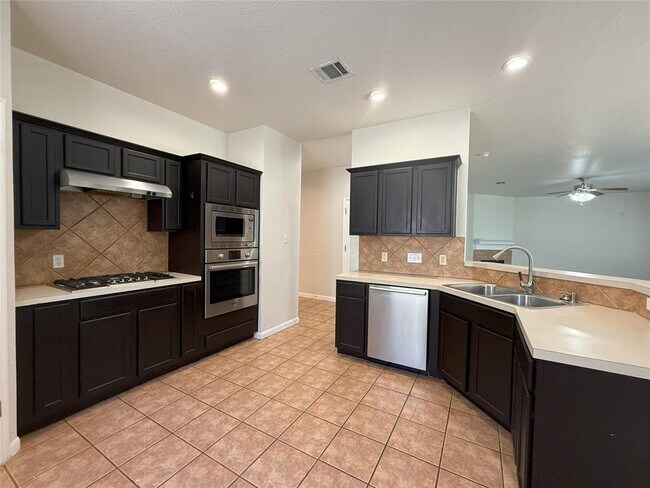 Building Photo - 5639 Taylorcrest Dr