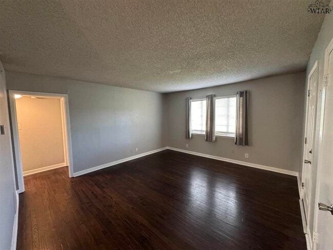 Building Photo - 3701 Southmoor Ln
