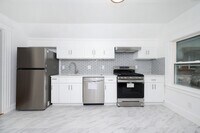 Building Photo - 5 Chauncy St